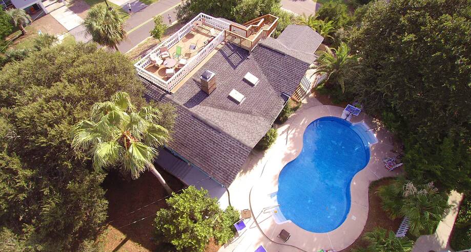 BEACH IS OPEN!!~ TROPICAL POOL WITH ROOF...